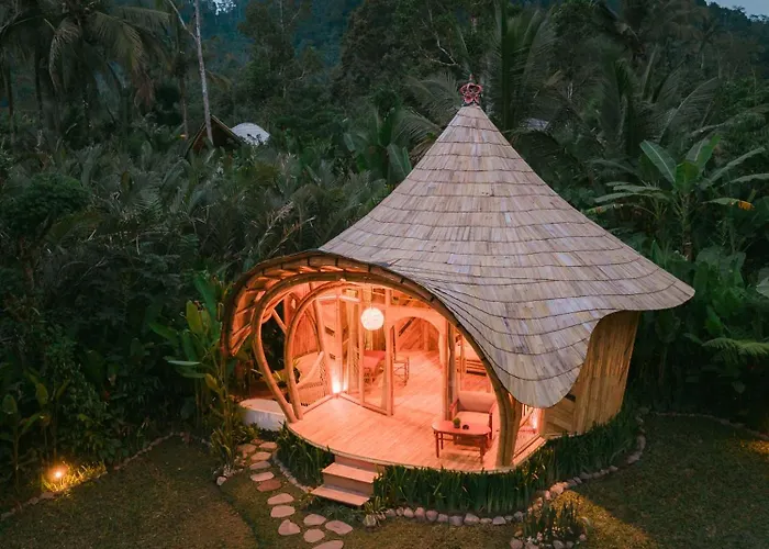 Alambali Bamboo House *