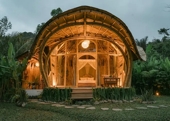 فيلة Alambali Bamboo House