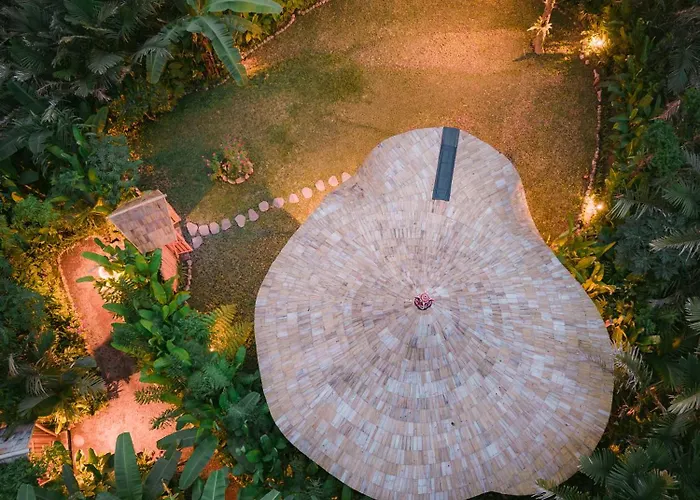 Alambali Bamboo House Villa *