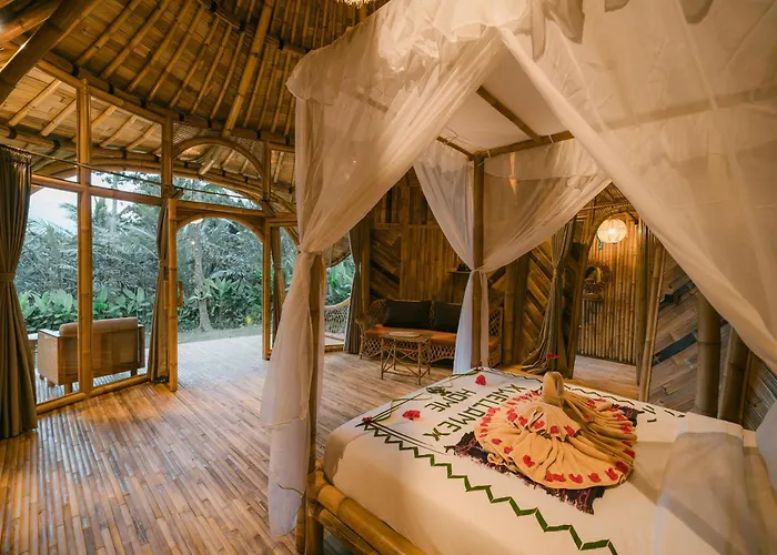 فيلة Alambali Bamboo House *