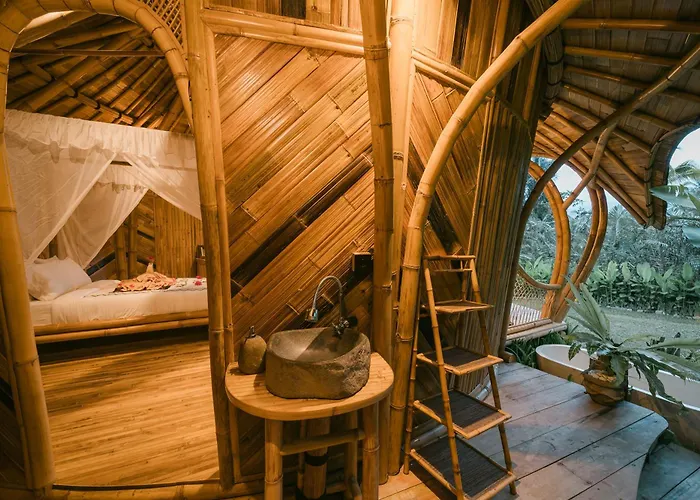 Alambali Bamboo House فيلة *