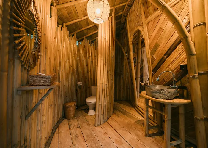 Alambali Bamboo House فيلة