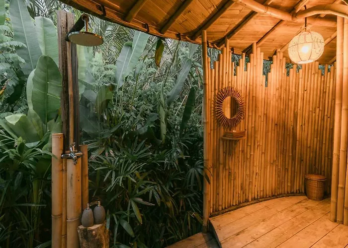 Alambali Bamboo House فيلة *