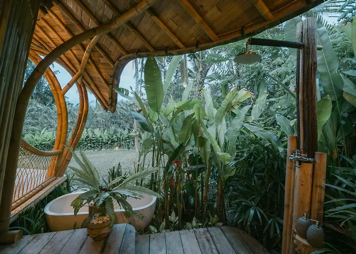 Alambali Bamboo House * سيديمين